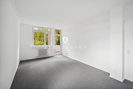 Wohnzimmer mit Balkon (Zimmer 1)